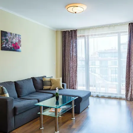 Hotel de apartamente Rose Gardens 4*