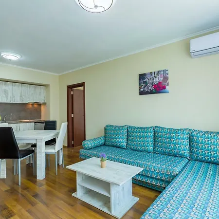 Hotel de apartamente Rose Gardens 4*