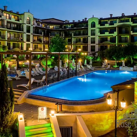 Lägenhetshotell Rose Gardens 4*