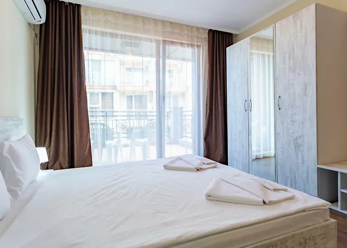 Rose Gardens Lejlighedshotel 4*